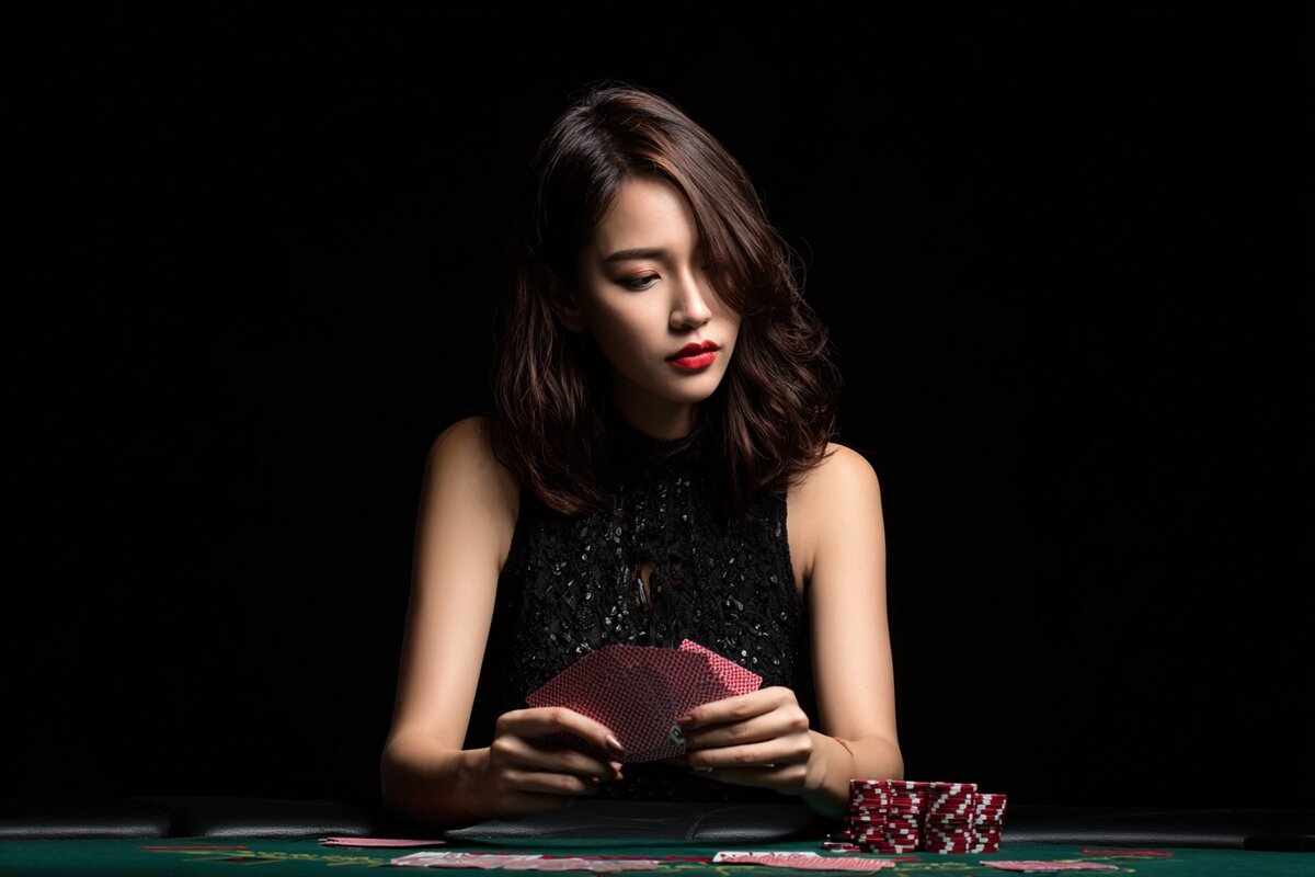 Bàn Blackjack với các lá bài